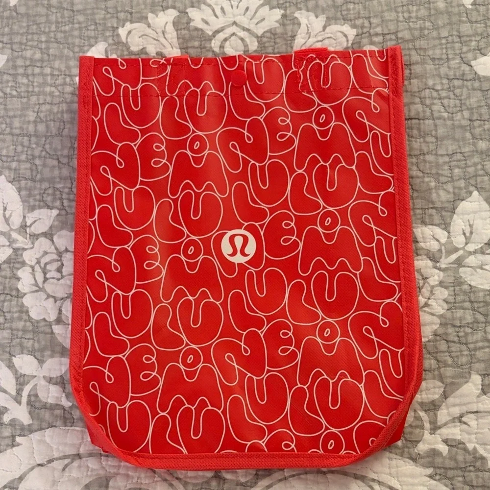 🖤Lululemon Heart Wristlet~Daily Essentials Socks & Lululemon Bubble Shopper~NWT